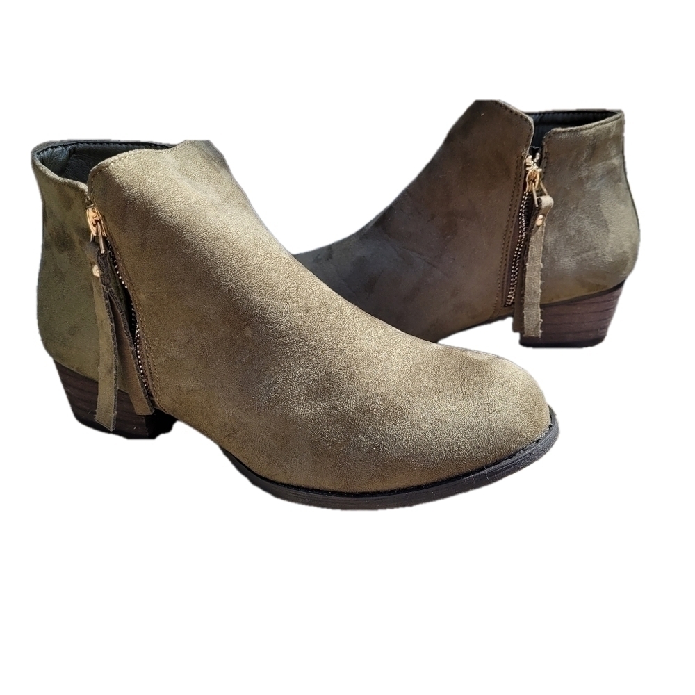 Ankle Booties | Army green | size 8 | zipper closure | faux suede